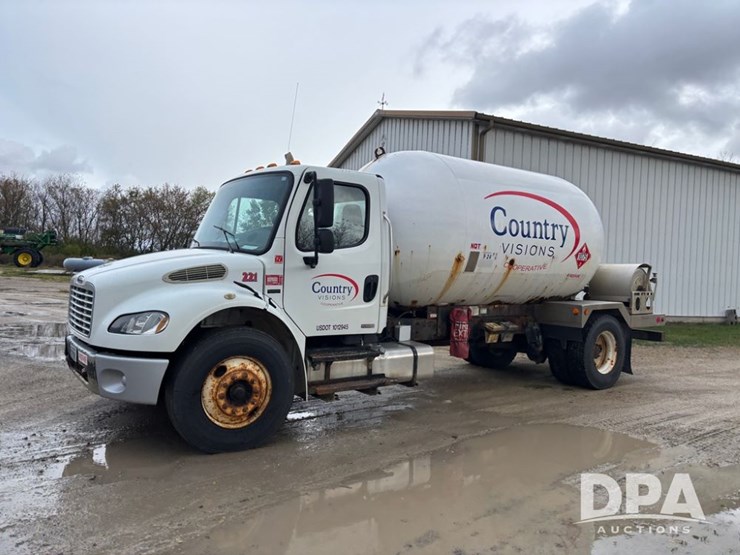 2010-freightliner-business-class-bobtail-truck-(dr12578-unit-221)-image-20