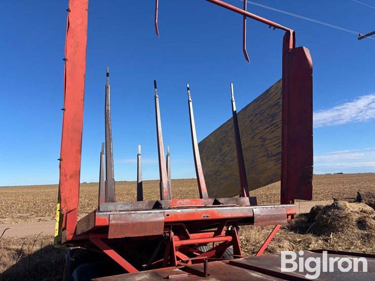 new-holland-1032-image-19