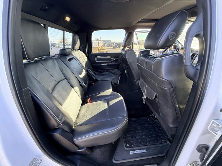 2016-dodge-1500-image-35