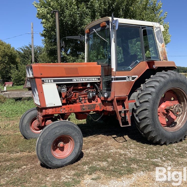 1977 INTERNATIONAL 1086