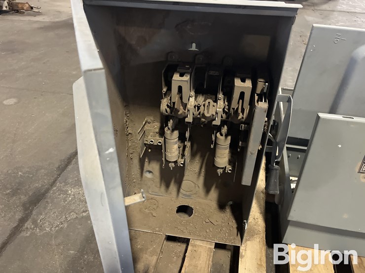 square-d-pump-panels-image-13