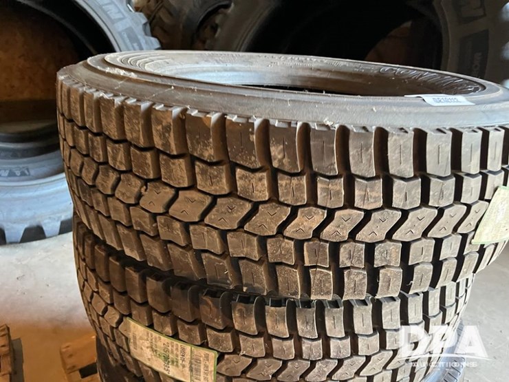 new-trailer-tires-(dr10113)-image-2