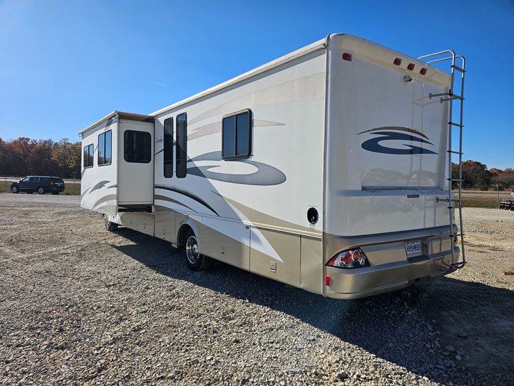 #22198-•-2007-georgie-boy-landau-motorhome-image-12