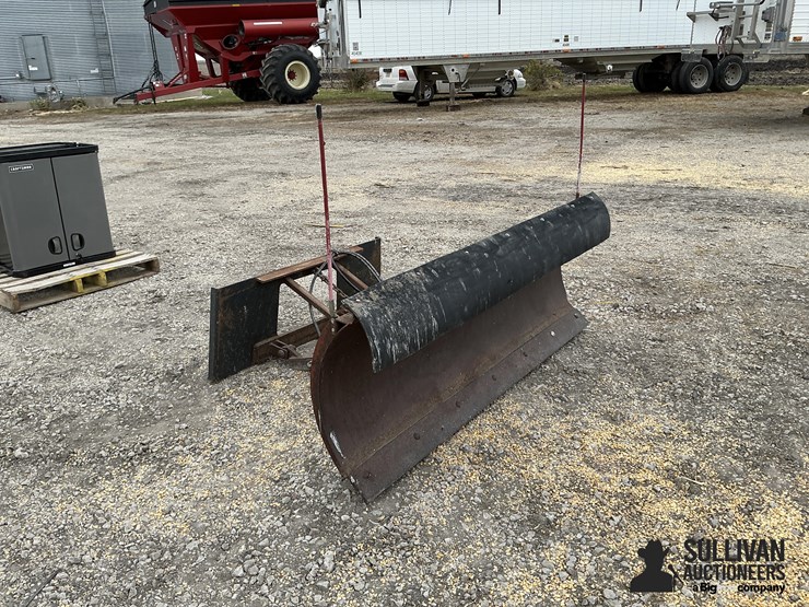 western-6’-skid-steer-mounted-snow-plow-image-3