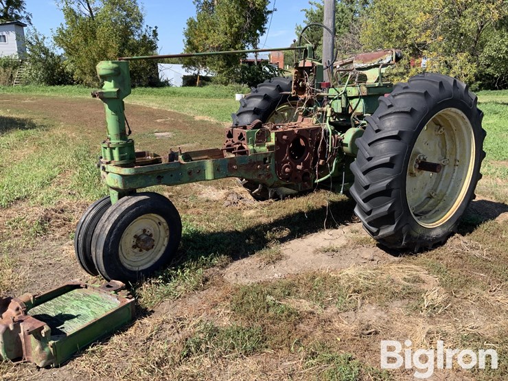1956-john-deere-720-image-1
