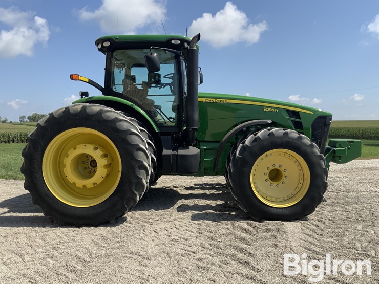 2010-john-deere-8295r-image-4