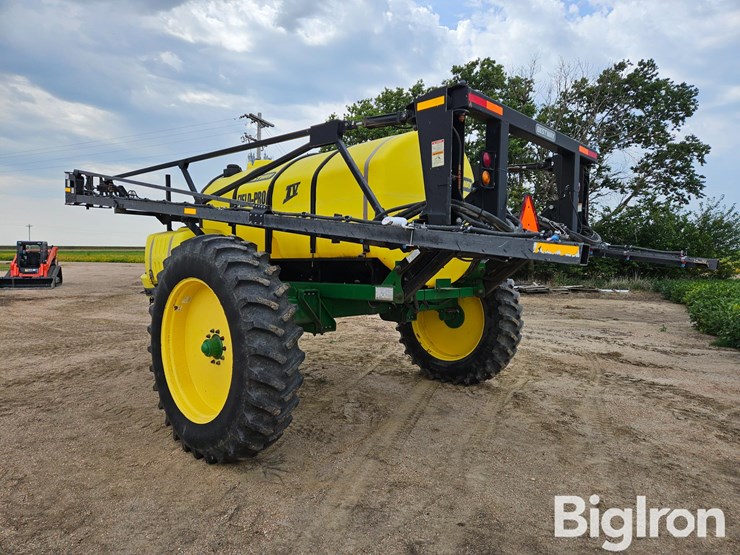 bestway-1,850-gal-100'-boom-pull-type-sprayer-image-7