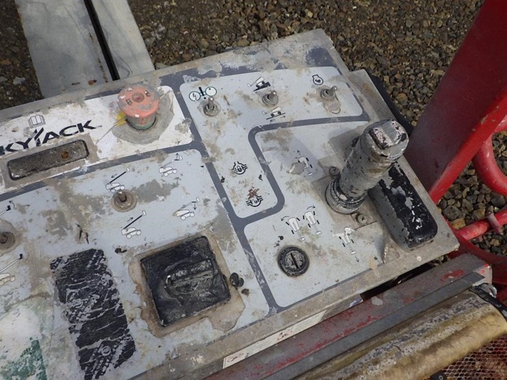 2016-skyjack-sj61t-image-17