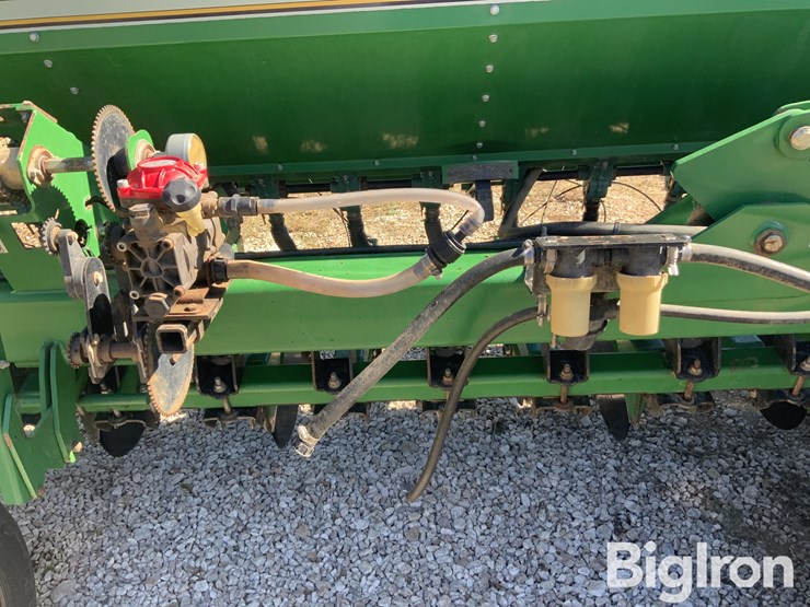 2014-great-plains-2s2600hd-image-16