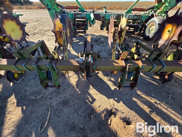 john-deere-825-image-10