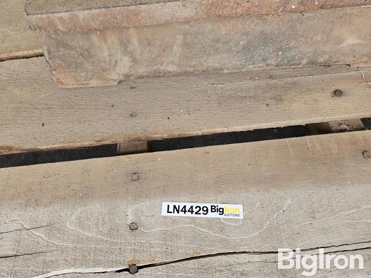 antique-scale,-post-hole-diggers-and-other-misc.-items-image-13