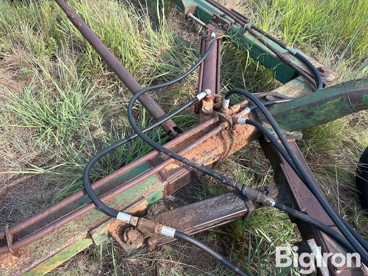 john-deere-8300-image-12