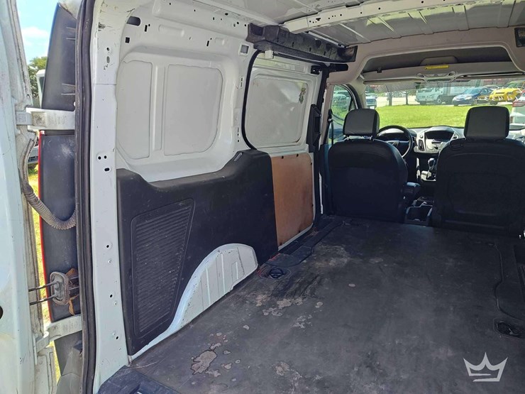 2015-ford-transit-connect-image-31
