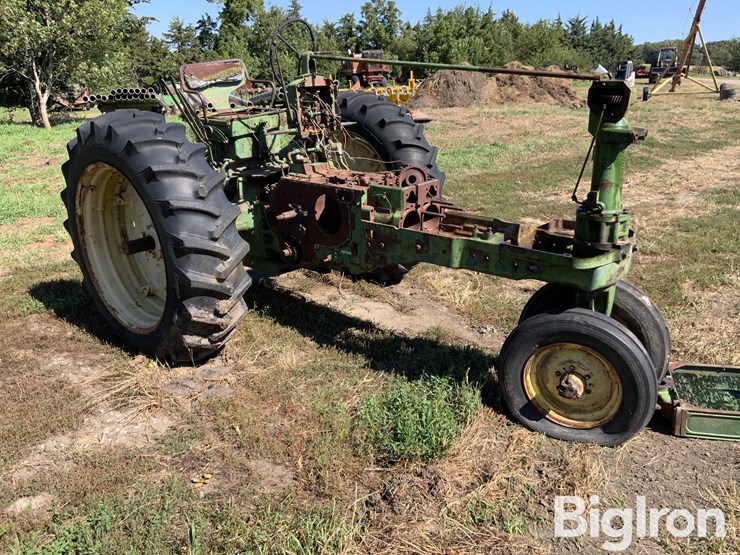 1956-john-deere-720-image-3