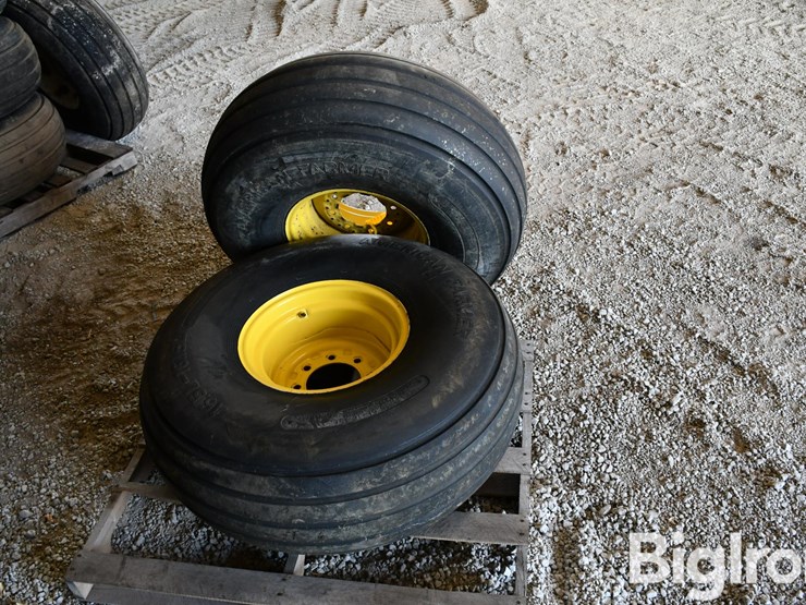 american-farmer-16.5l-16.1sl-tire-on-8-bolt-rims-image-6