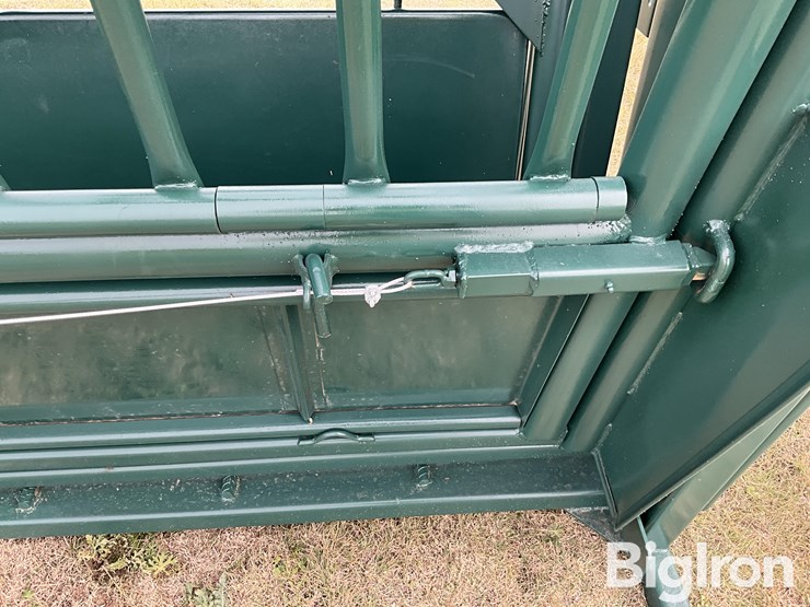 powder-river-livestock-squeeze-chute-image-14