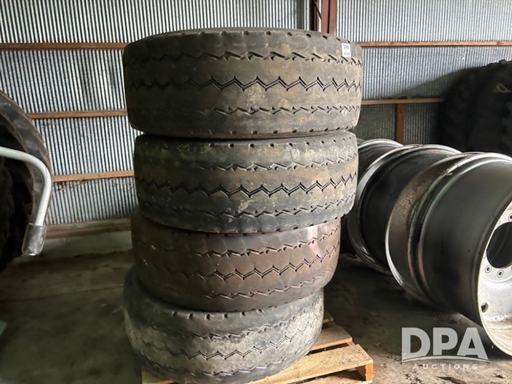 truck-tires-(dr12573)-image-3