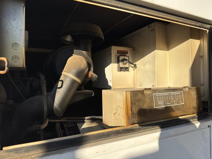 #1472-•-whisperwatt-dca-100ssvu-towable-generator-image-45