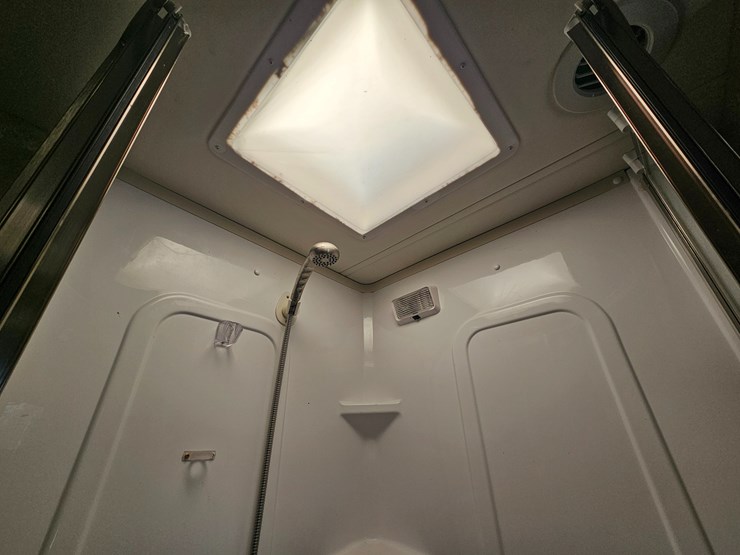 #22198-•-2007-georgie-boy-landau-motorhome-image-74