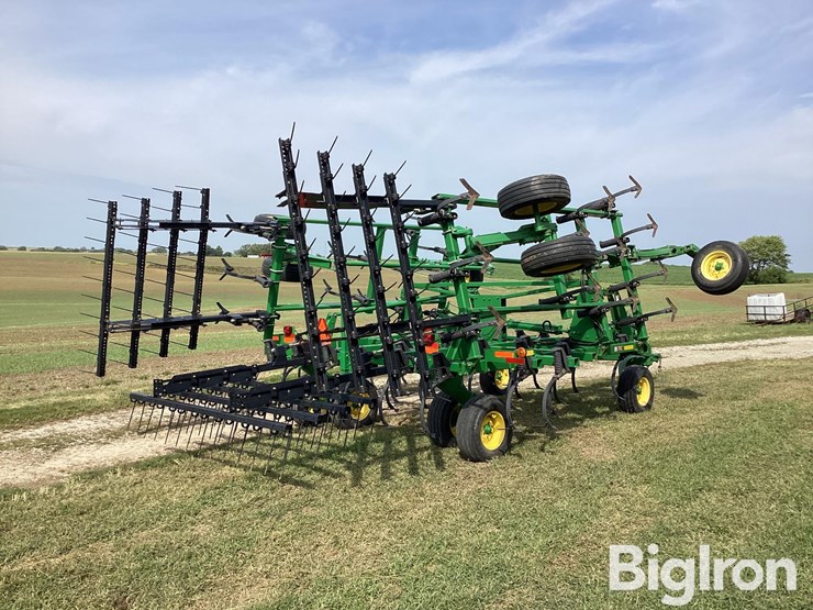 2010-john-deere-2210-image-5