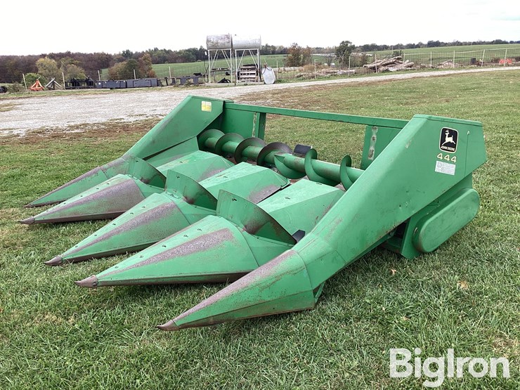 john-deere-444-image-1