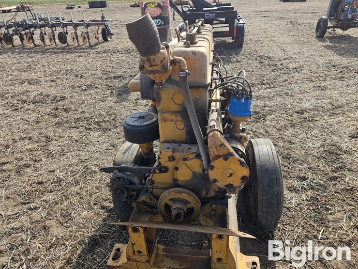 minneapolis-moline-425-a-6-cyl.-power-unit-image-10