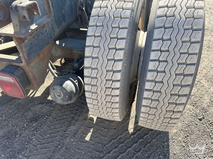 1999-international-f-4900-t/a-cab-and-chassis-truck-image-26