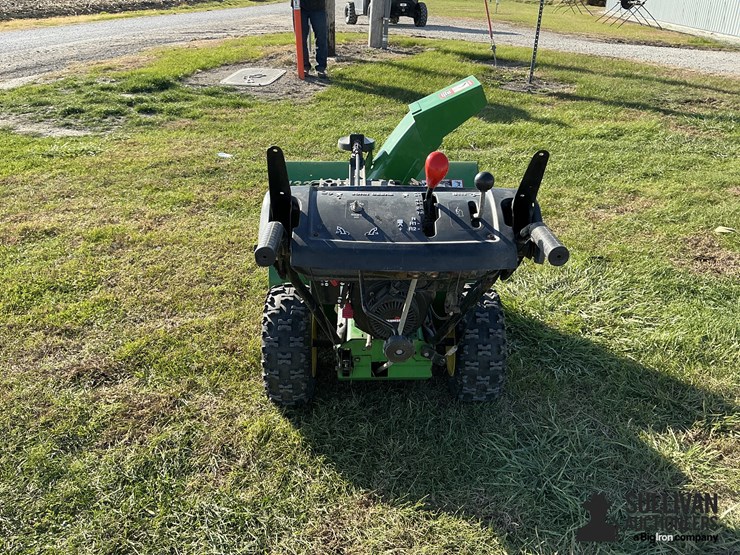 john-deere-1332-dde-snow-blower-image-6