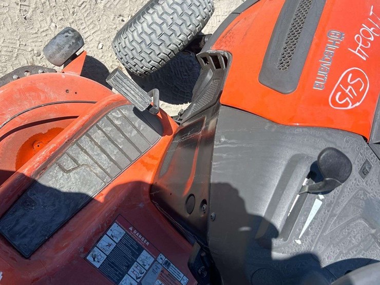 husqvarna-riding-mower-42inch-image-11