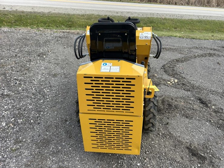 #2713-•-2025-infront-yf400-mini-skid-steer-image-4
