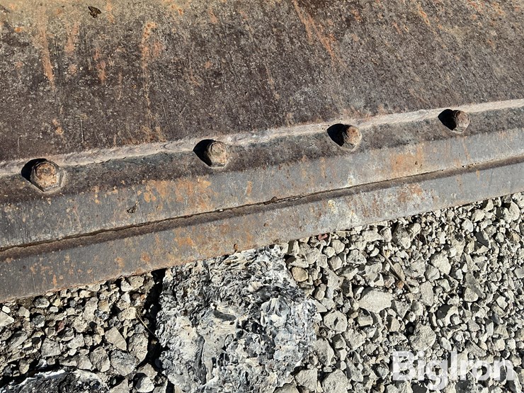 shop-built-66”-bucket-image-10