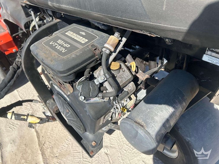 2017-jacobsen-3551-hours-image-6