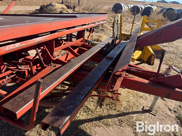 new-holland-1032-image-15