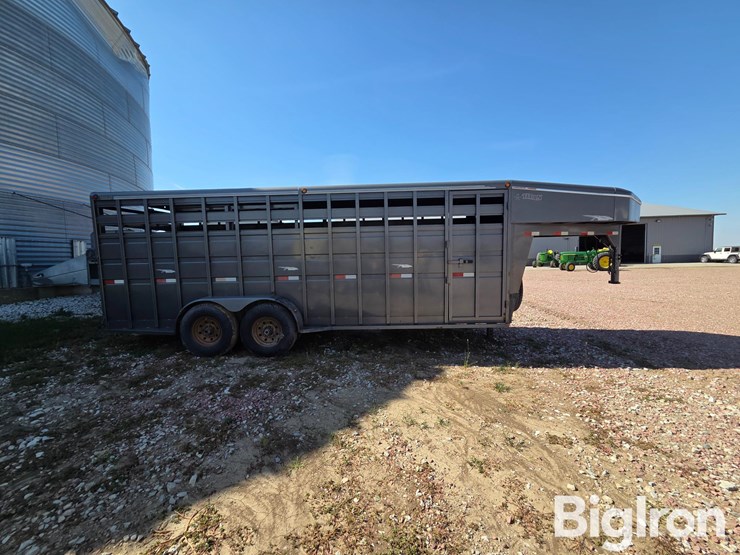 2004-titan-trailer-image-4