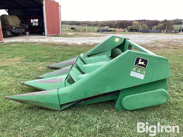 john-deere-444-image-8