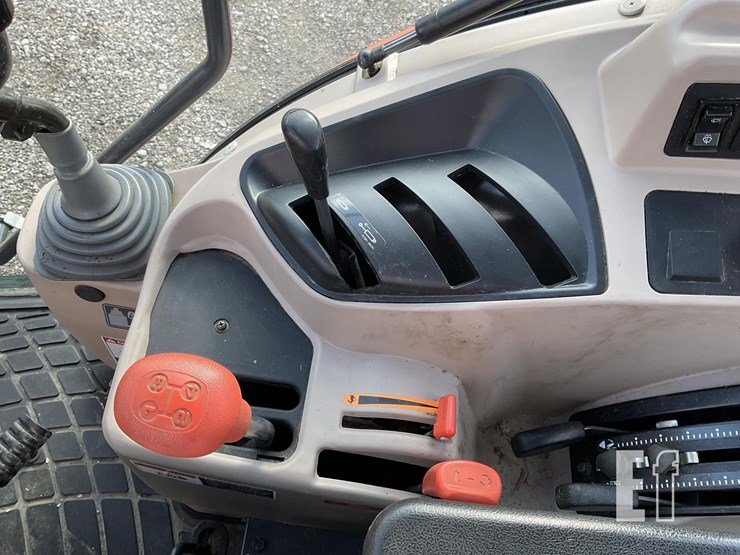 2016-kubota-m7060hdc-image-19