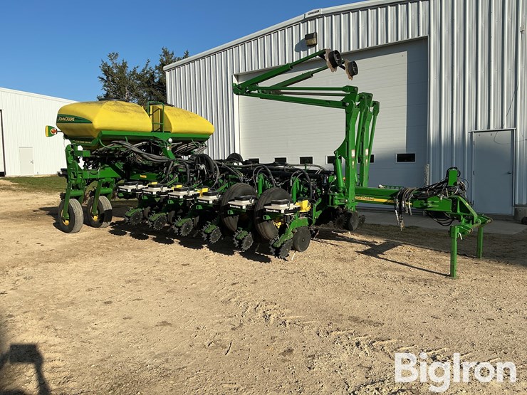 2008-john-deere-1770nt-ccs-image-3