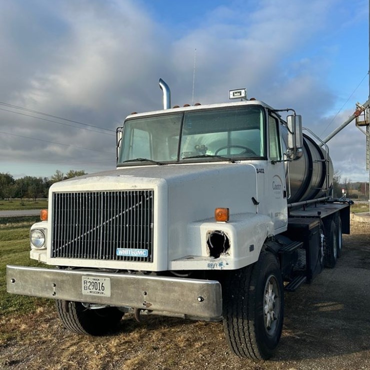 1991 White GMC Truck (DR12653 Unit 402)