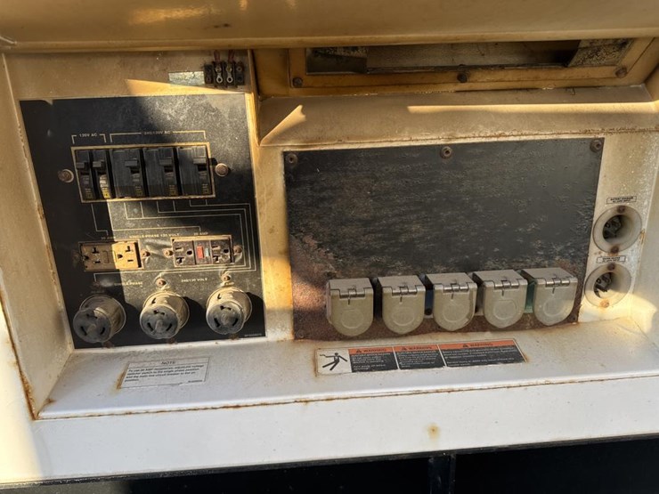 #1472-•-whisperwatt-dca-100ssvu-towable-generator-image-44