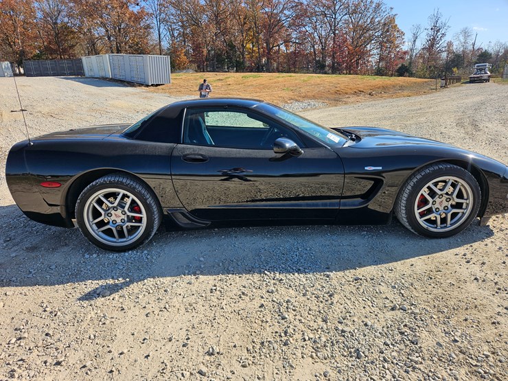 #22774-•-2002-chevrolet-corvette-z06-car-image-16