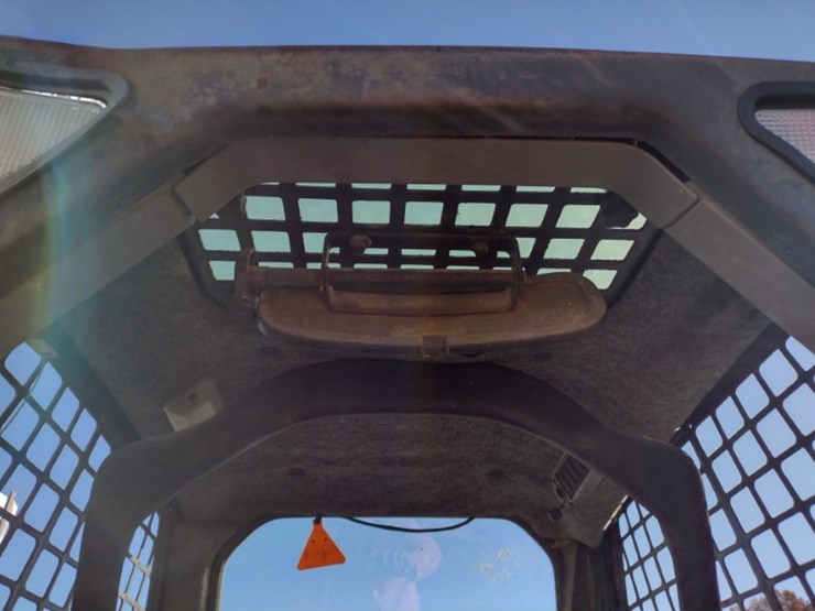 bobcat-s220-image-12