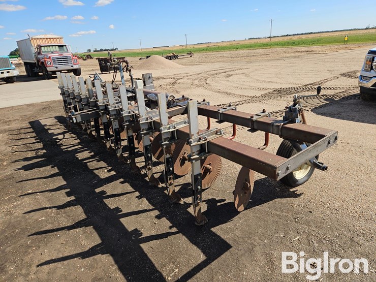 12r18-3-pt.-anhydrous-applicator-image-5