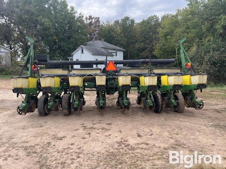 john-deere-7200-image-6