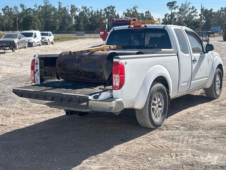 2015-nissan-frontier-image-3