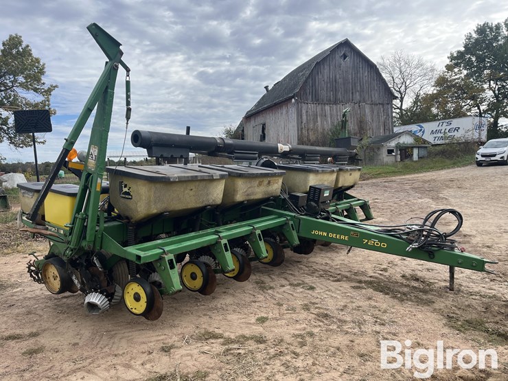 john-deere-7200-image-3