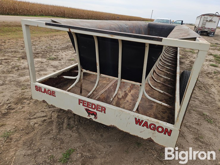 industrias-america-s/a-portable-silage/hay-feeder-image-9