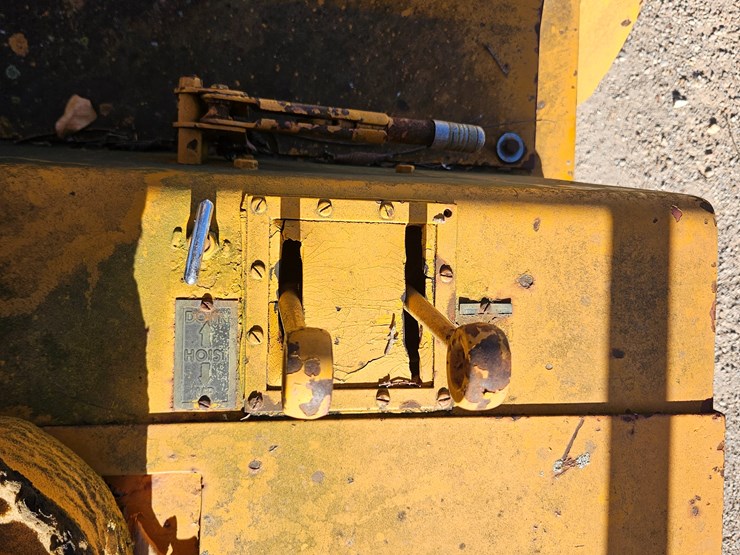 #22765-•-1960's-baker-forklift-(non-runner)-image-30