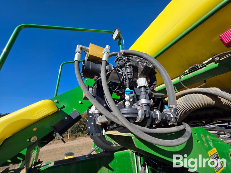 2013-john-deere-1770nt-ccs-image-14