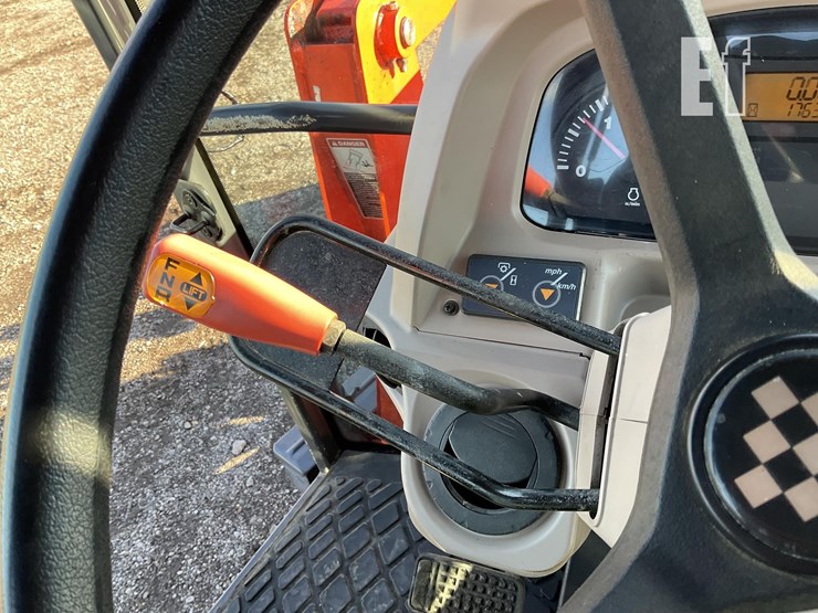 2007-kubota-m7040hdc-image-23