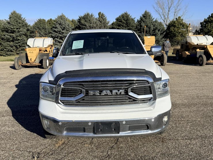 2016-dodge-1500-image-2